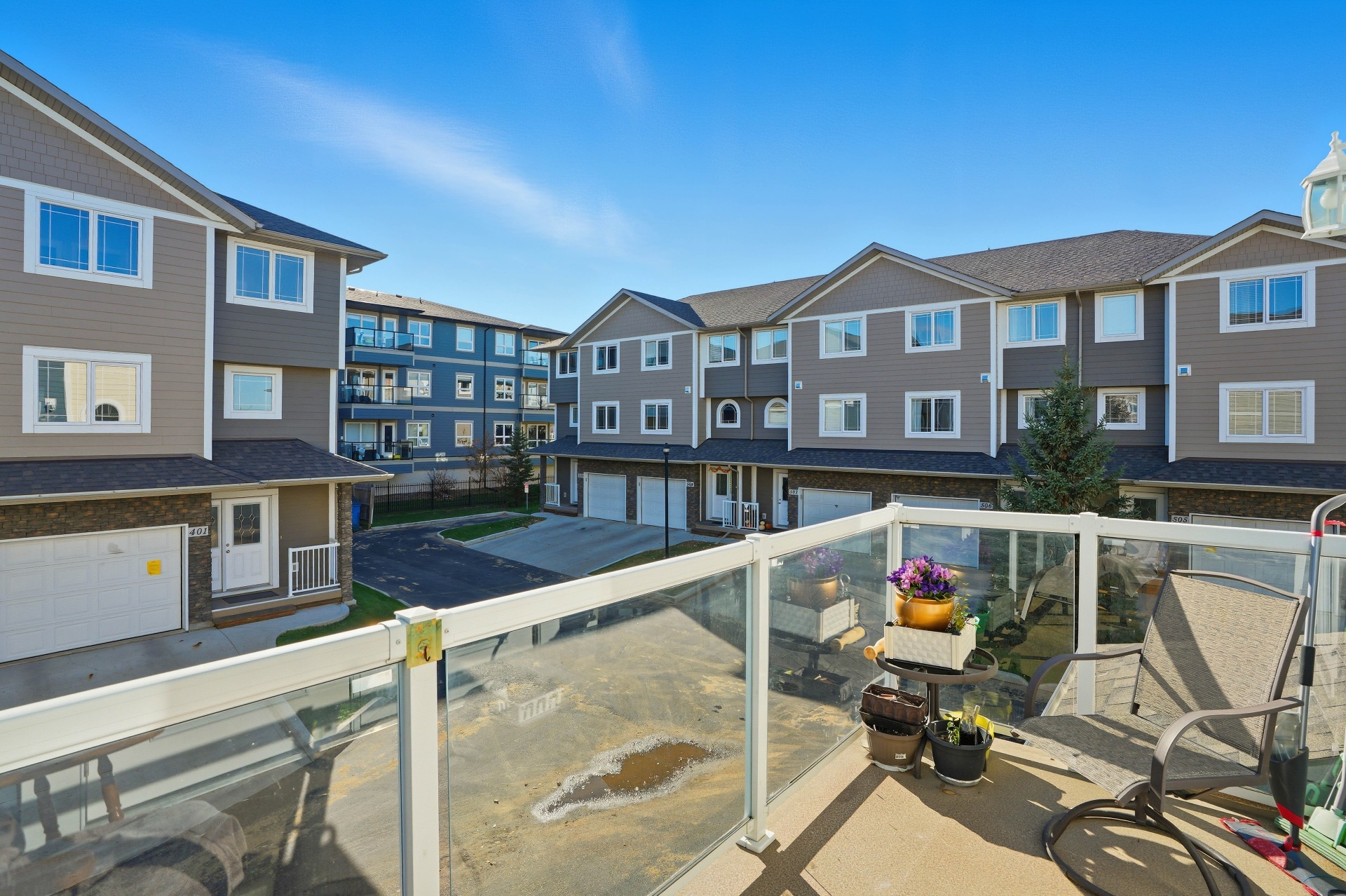 Stonebridge双车库联排出售 · 212 Willis Crescent #301——林与唐地产 - 12